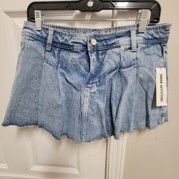 Urban Outfitters NWT Denim Pleated Mini Skort Size 28. - Picture 4 of 16